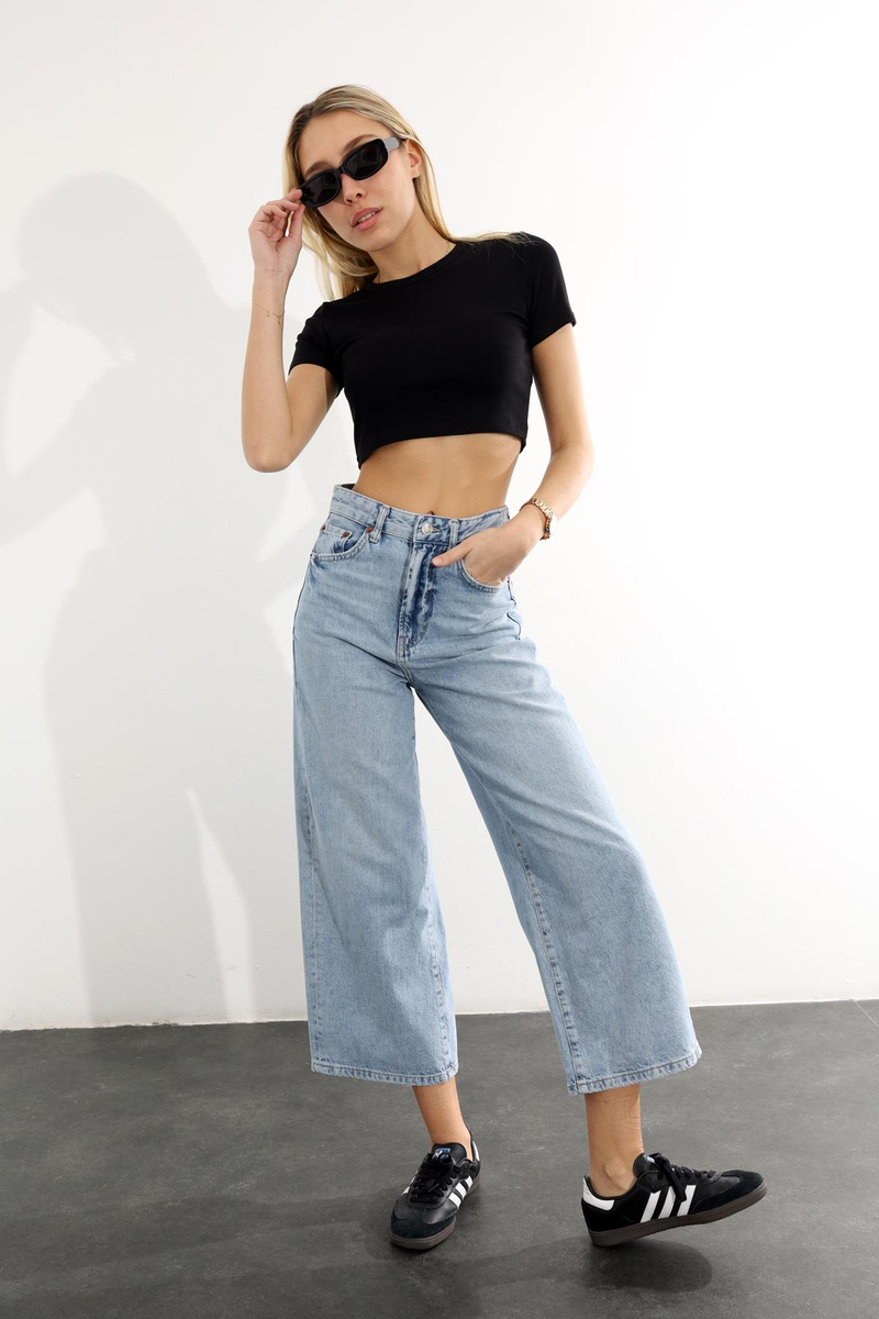 Siyah Bisiklet Yaka Basic Tişört 4060