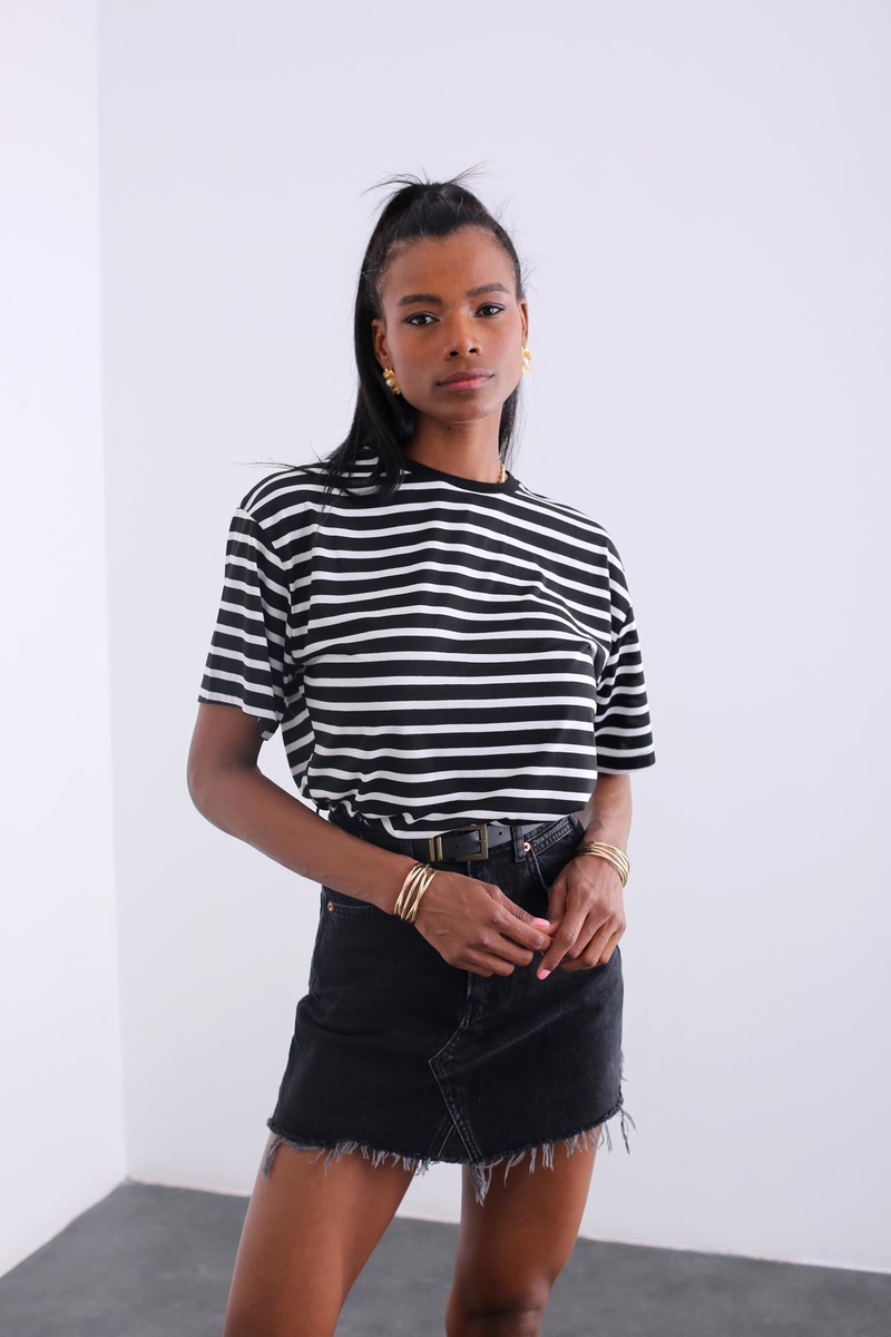 Siyah Bisiklet Yaka Çizgili Tshirt 223690