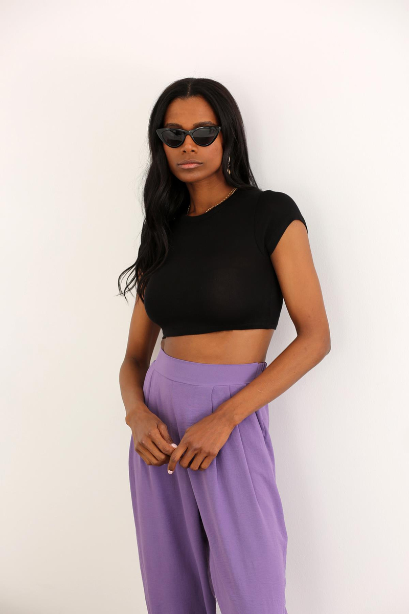 Siyah Bisiklet Yaka Triko Crop 
