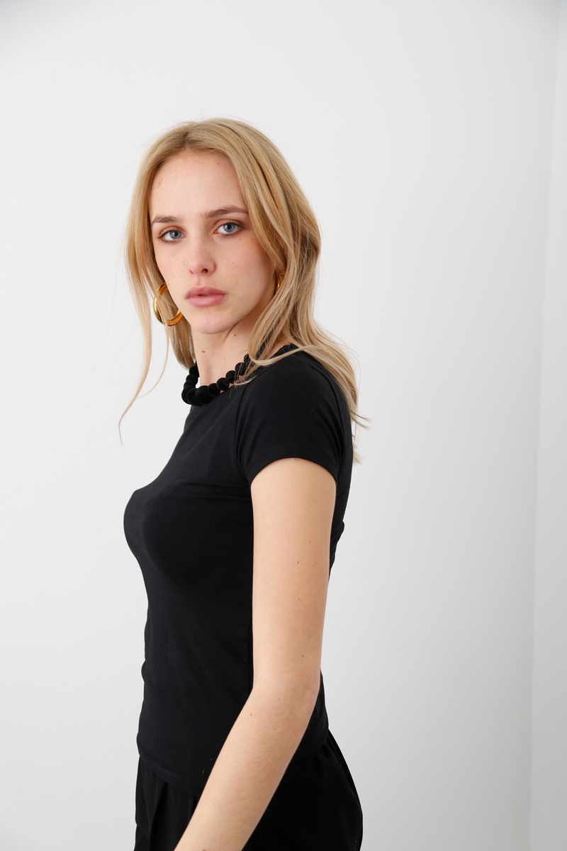 Siyah Bisiklet Yaka Tshirt 4084