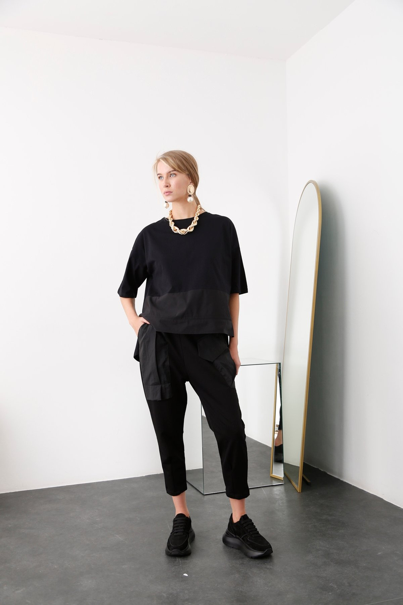 Siyah Büzgü Detaylı Tshirt 25742