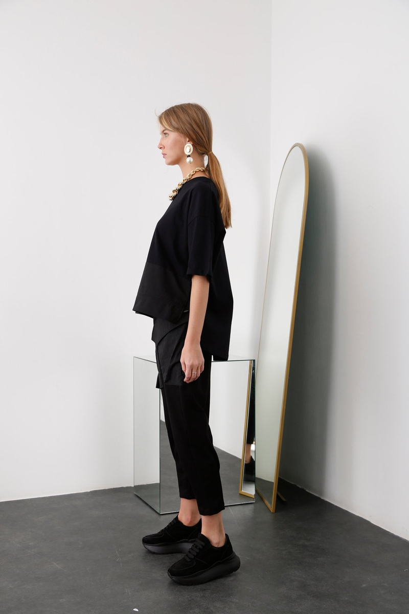 Siyah Büzgü Detaylı Tshirt 25742