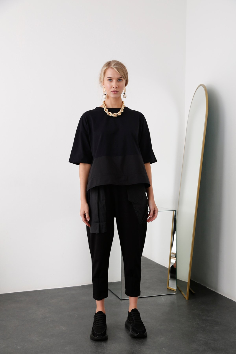 Siyah Büzgü Detaylı Tshirt 25742