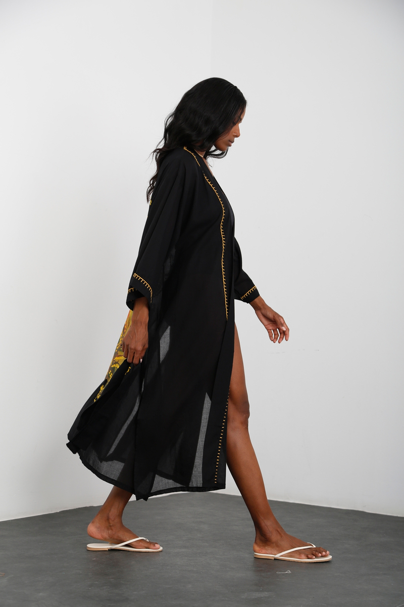 Siyah Çiçek Baskılı Kuşaklı Kimono 518