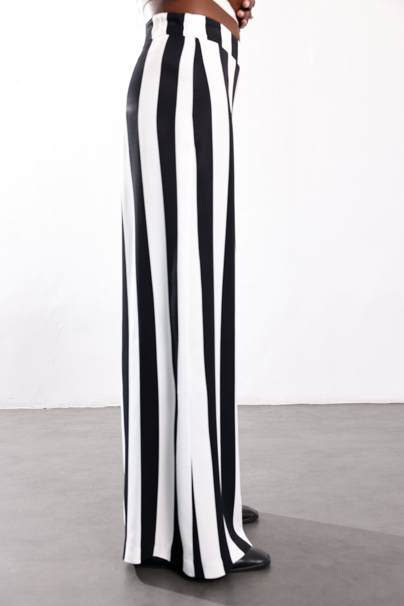 Siyah Çizgili Bol Paça Pantolon 00201