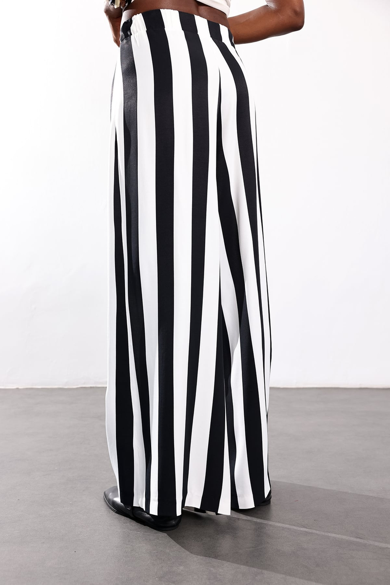 Siyah Çizgili Bol Paça Pantolon 00201