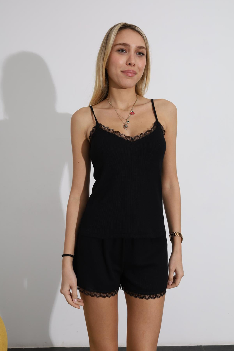 Siyah Dantelli Şortlu Pijama Takım 