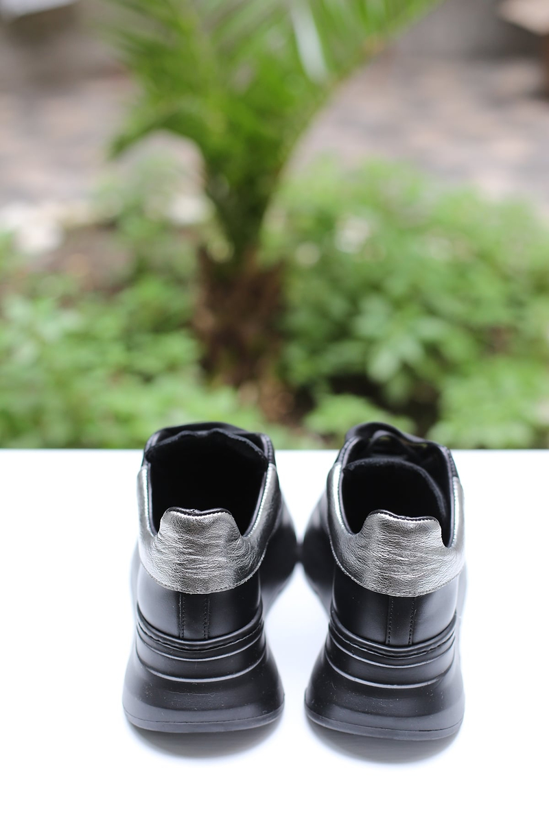 Siyah Deri Sneaker