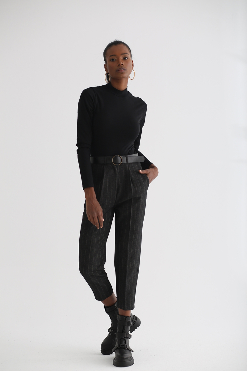 Siyah Dik Yaka Bodysuit 