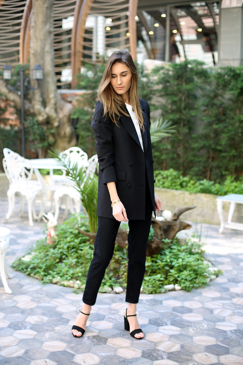 Siyah Dört Düğme Blazer Ceket