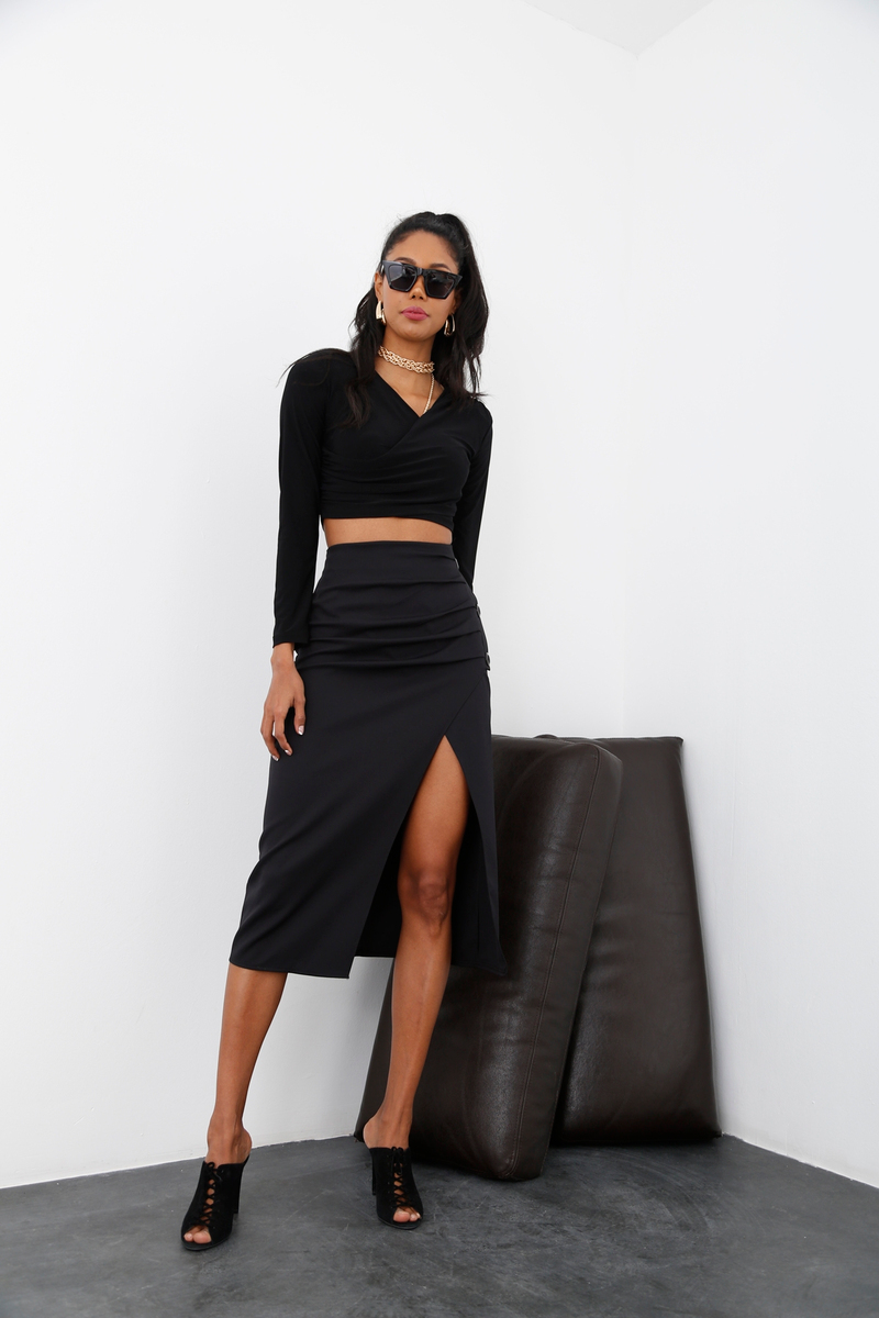 Siyah Drape Detaylı Midi Etek 
