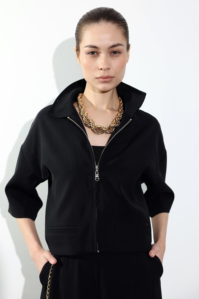 Siyah Fermuarlı Yarım Kol Ceket 131056