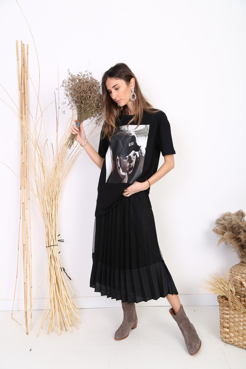 Siyah Gigi Baskılı Tshirt