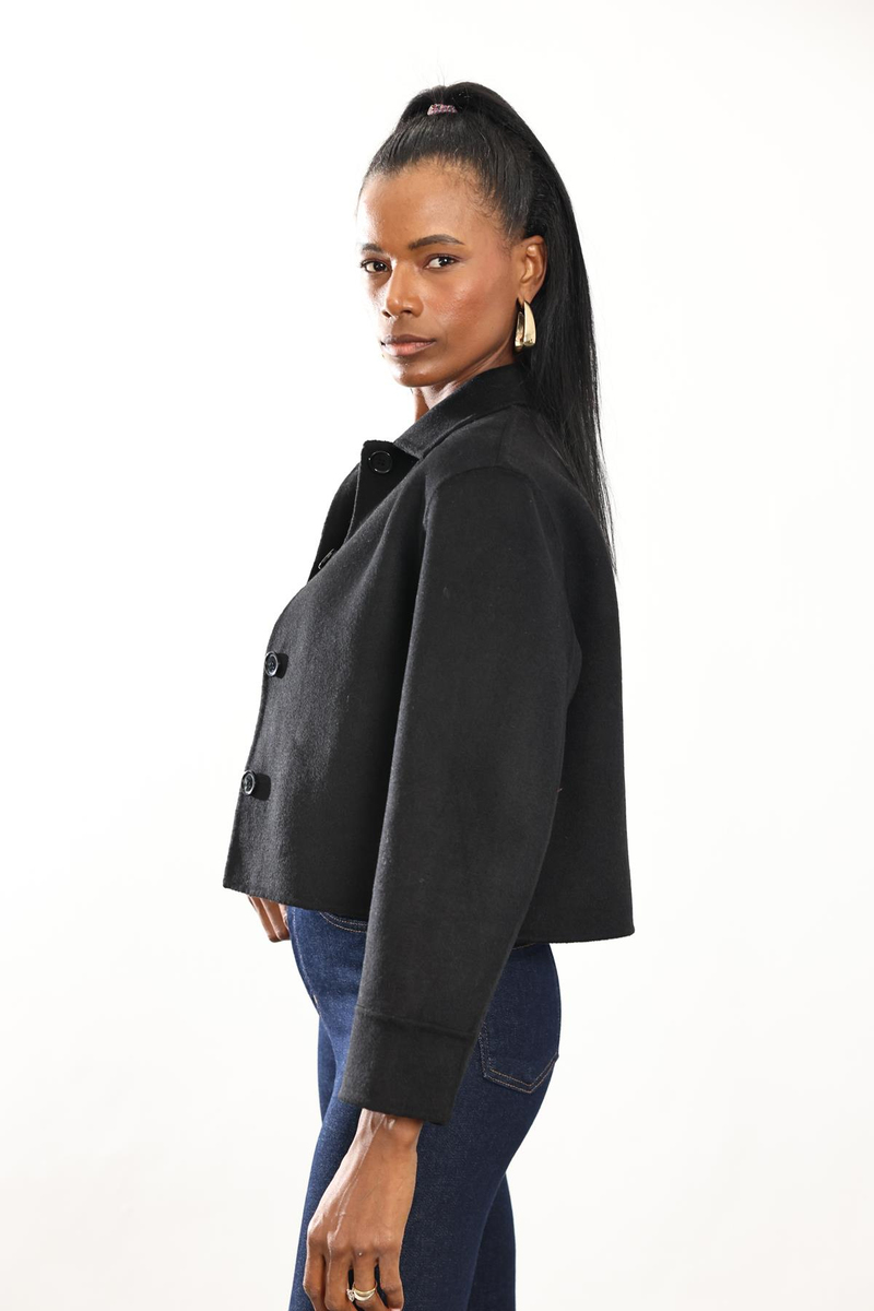 Siyah Gömlek Yaka Kısa Yün Ceket 