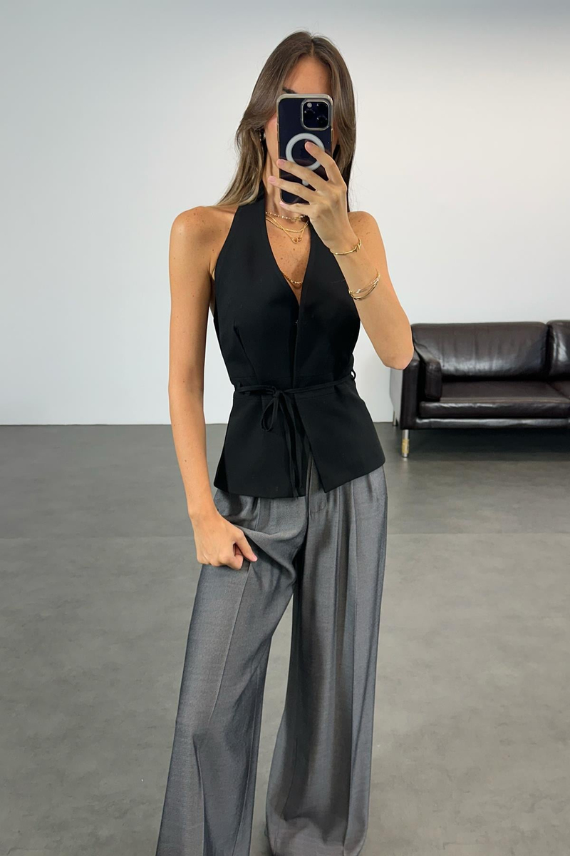 Siyah Halter Yaka Çıtçıtlı Yelek 