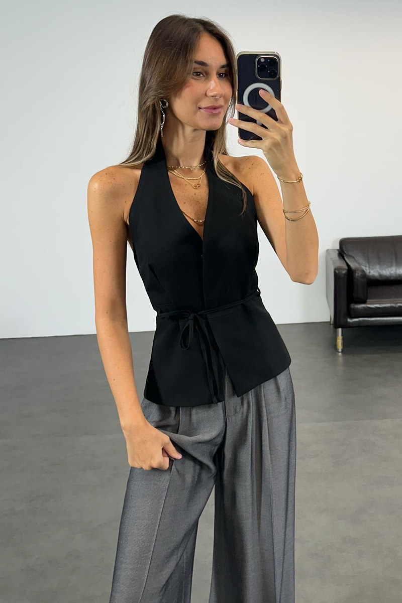 Siyah Halter Yaka Çıtçıtlı Yelek 