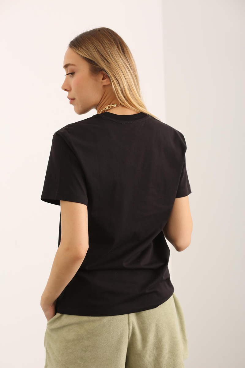 Siyah Kalp Nakışlı Basic Tshirt 19019