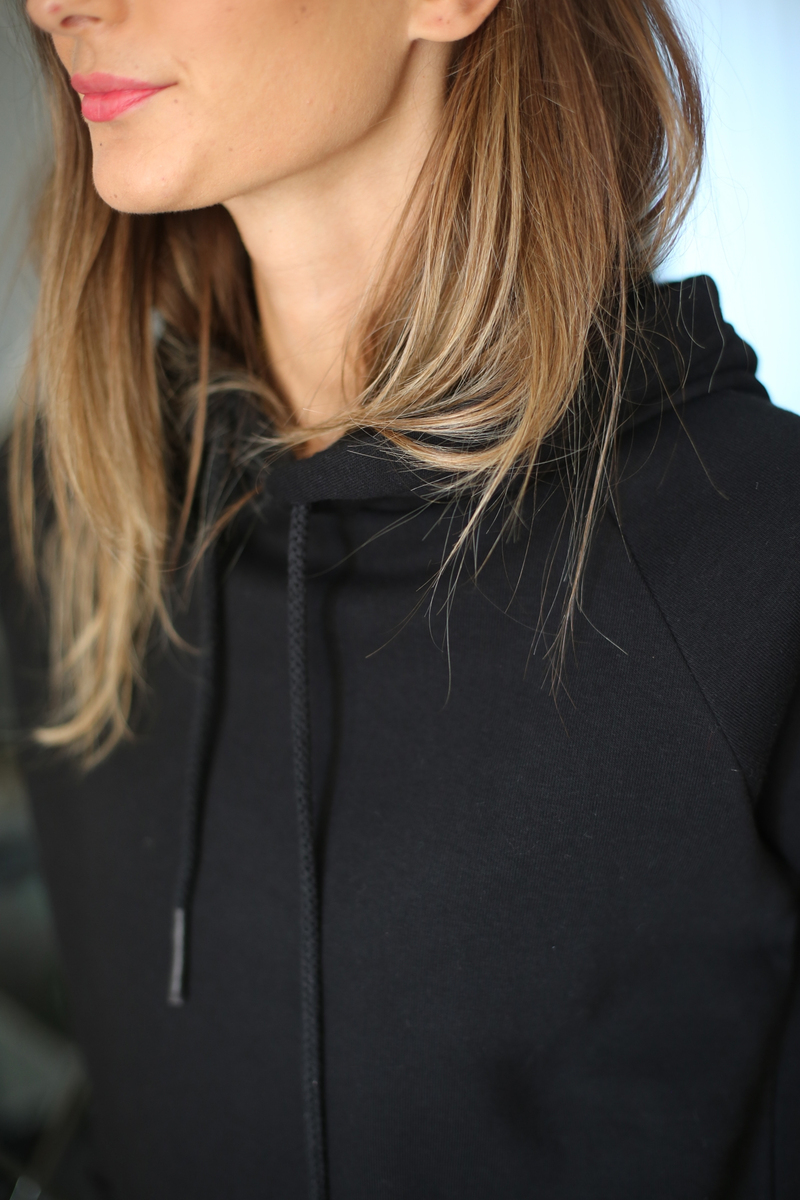 Siyah Kapşonlu Sweat
