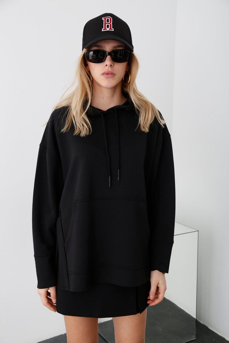 Siyah Kapüşonlu Yırtmaçlı Sweatshirt 3990