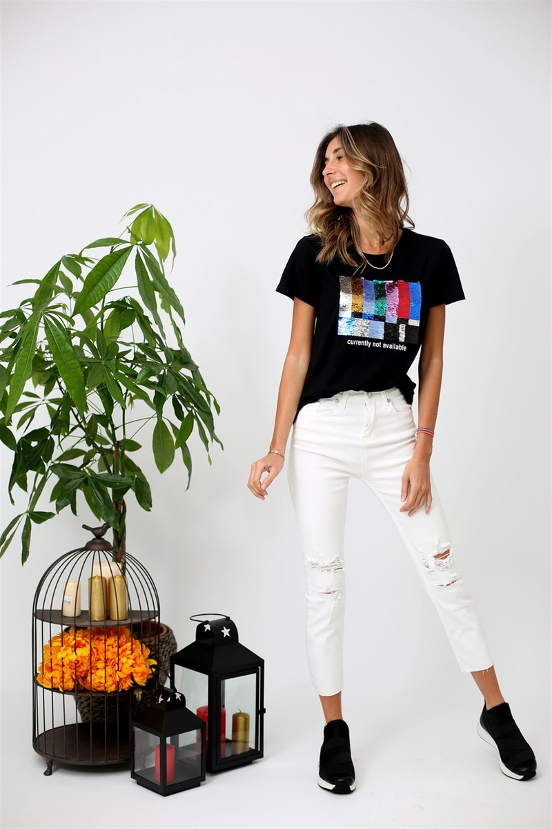 Siyah Kare Pullu Siyah Tshirt