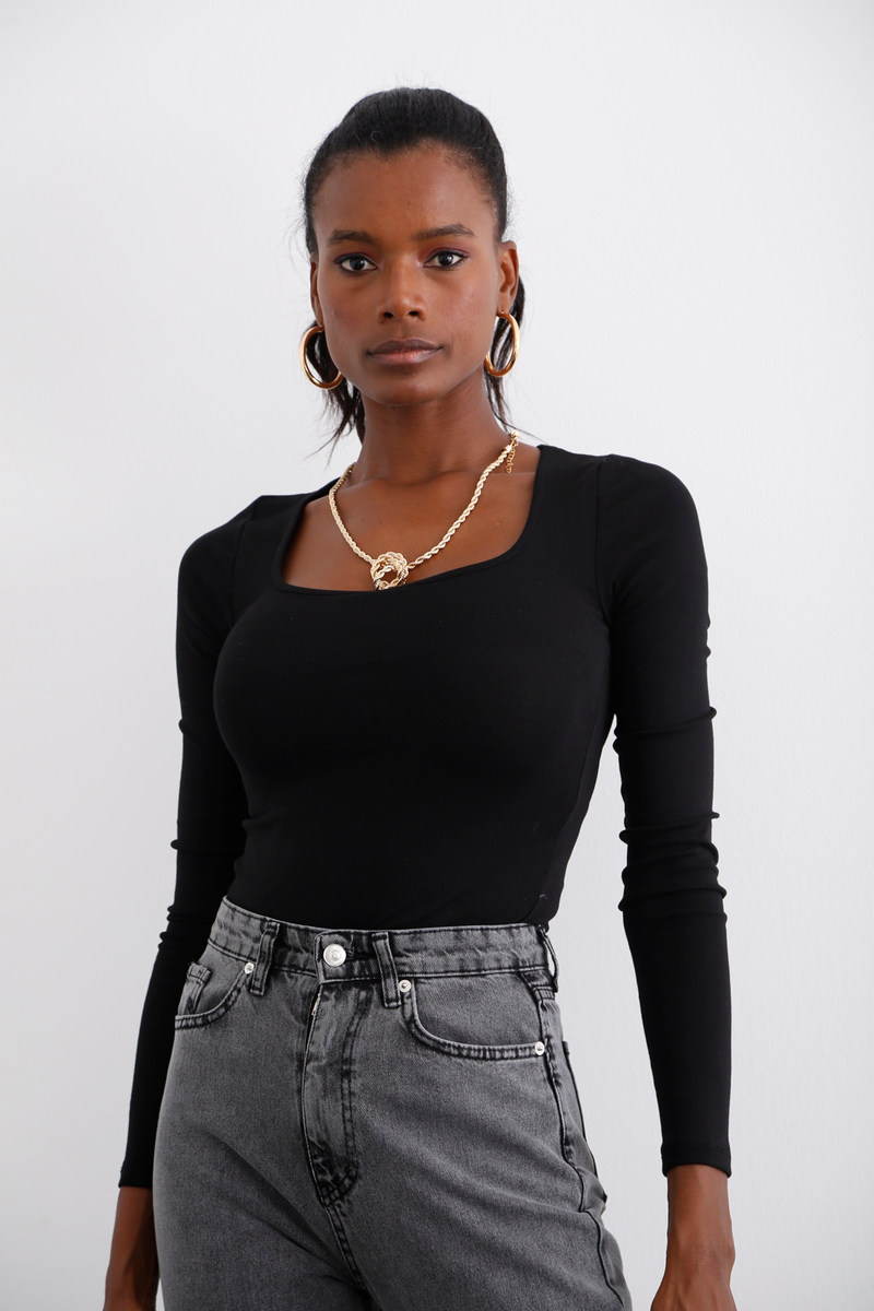 Siyah Kare Yaka Bluz 3924