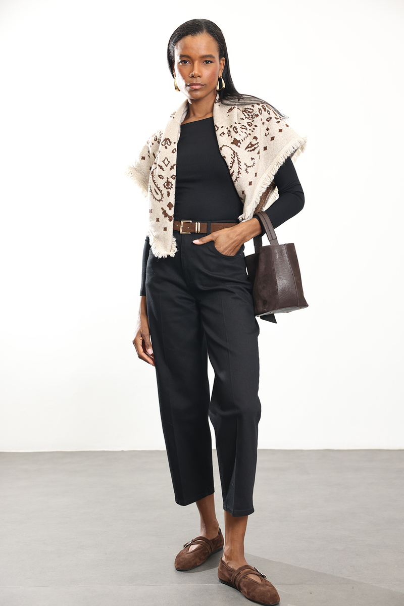 Siyah Kayık Yaka Uzun Kollu Bluz 