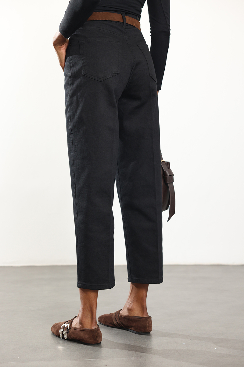 Siyah Kemerli Baggy Jean 3010