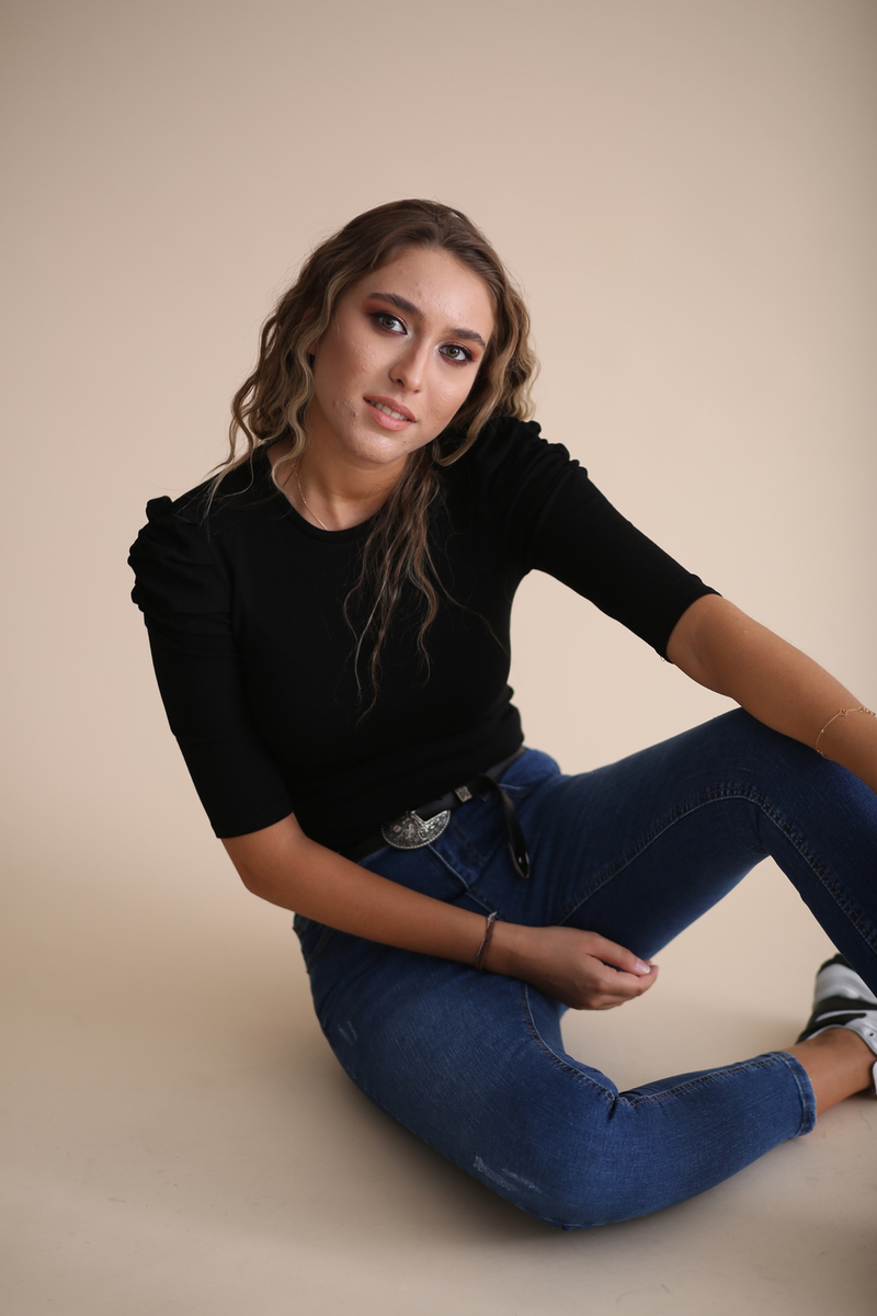 Siyah Kolu Büzgülü Bluz 