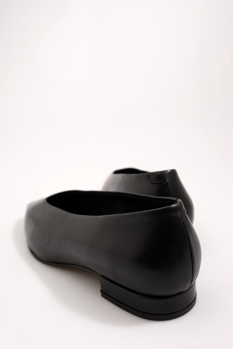 Siyah Kuzu Derisi Babet 24005