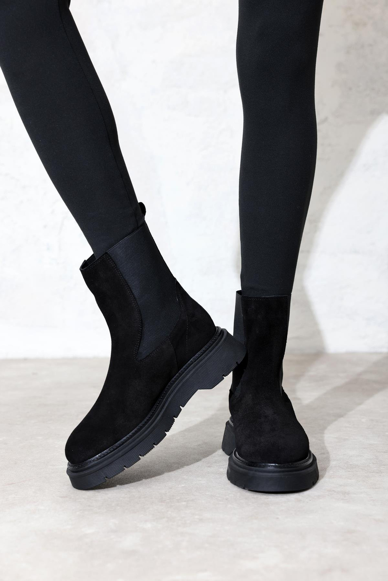 Siyah Lastikli Postal 123005