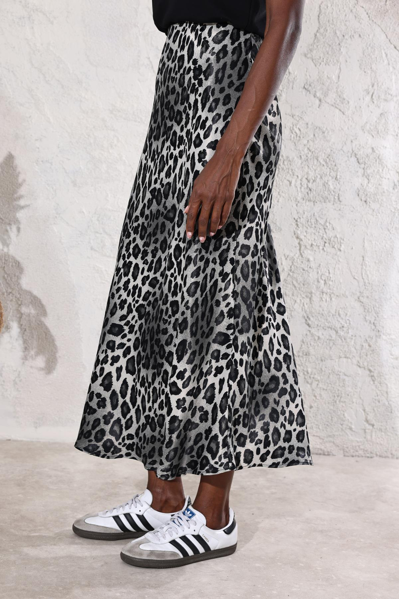 Siyah Leopar Desen Saten Etek 8033