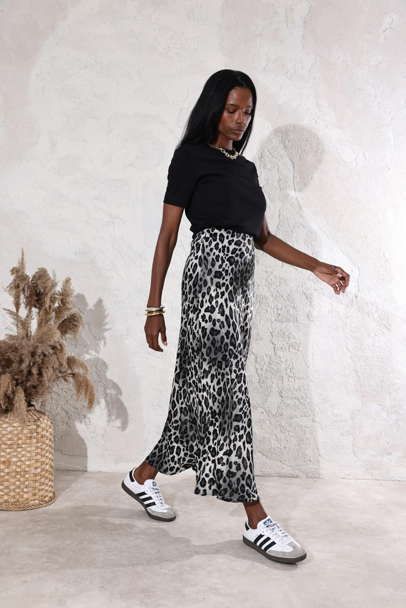 Siyah Leopar Desen Saten Etek 8033