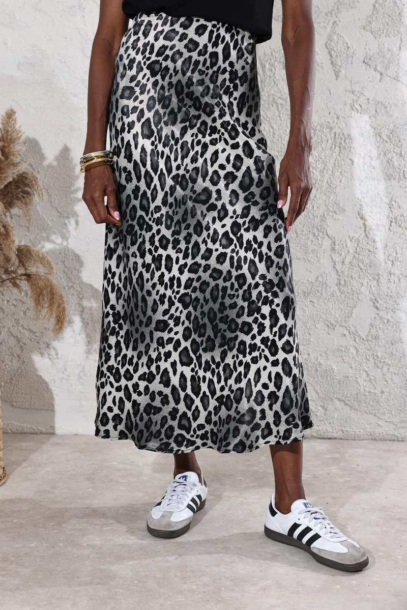 Siyah Leopar Desen Saten Etek 8033