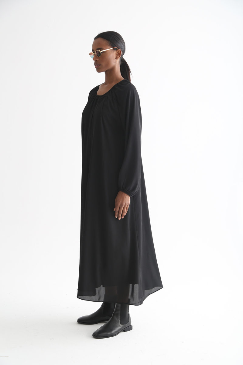 Siyah Oversize Kolları Lastikli Elbise 0081