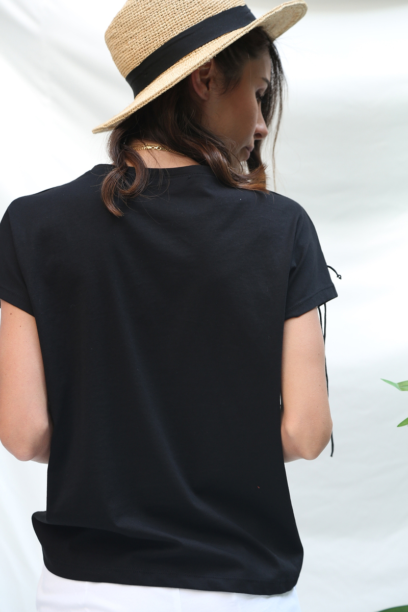 Siyah Saçaklı Tshirt