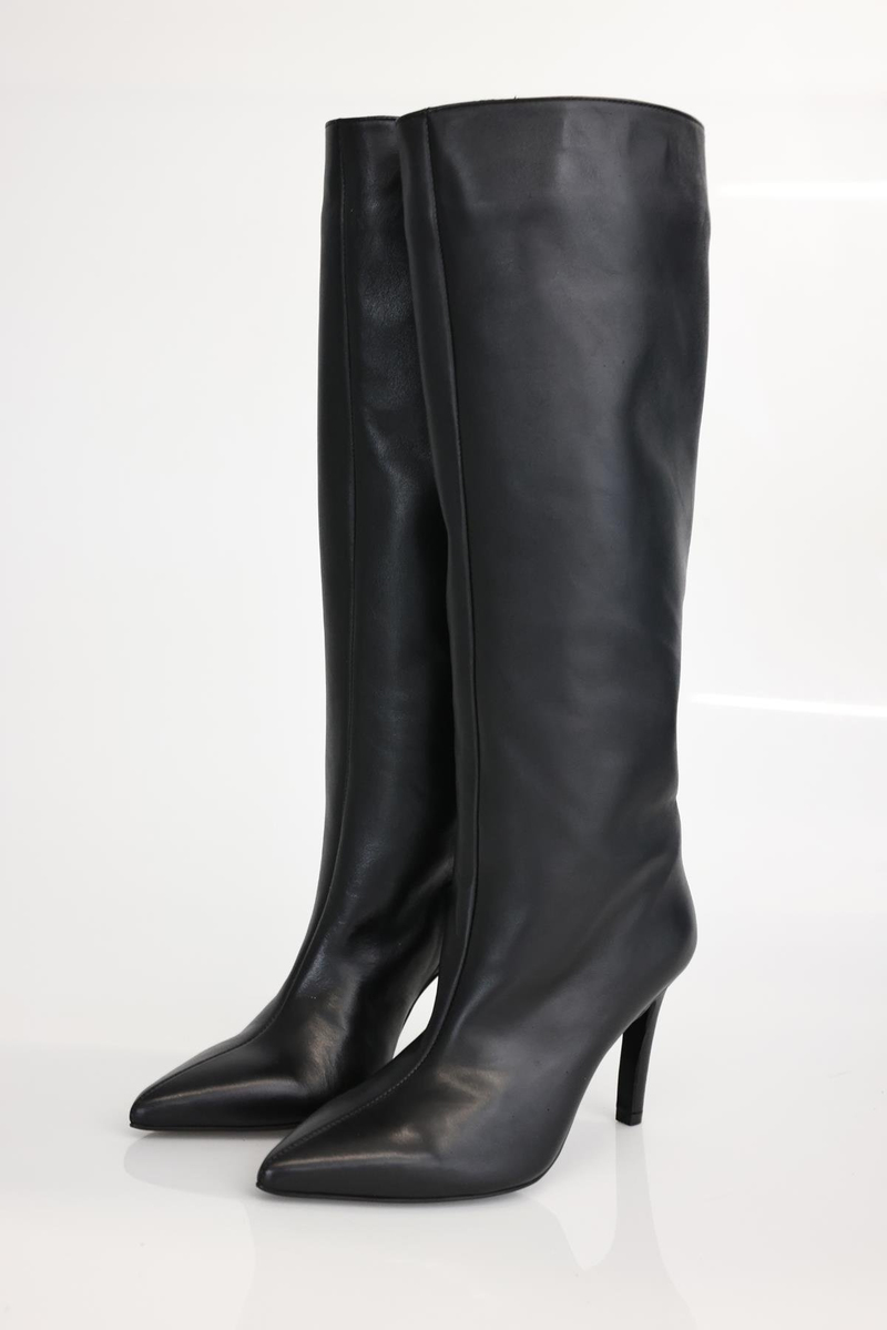 Siyah Sivri Burun Topuklu Çizme 24403