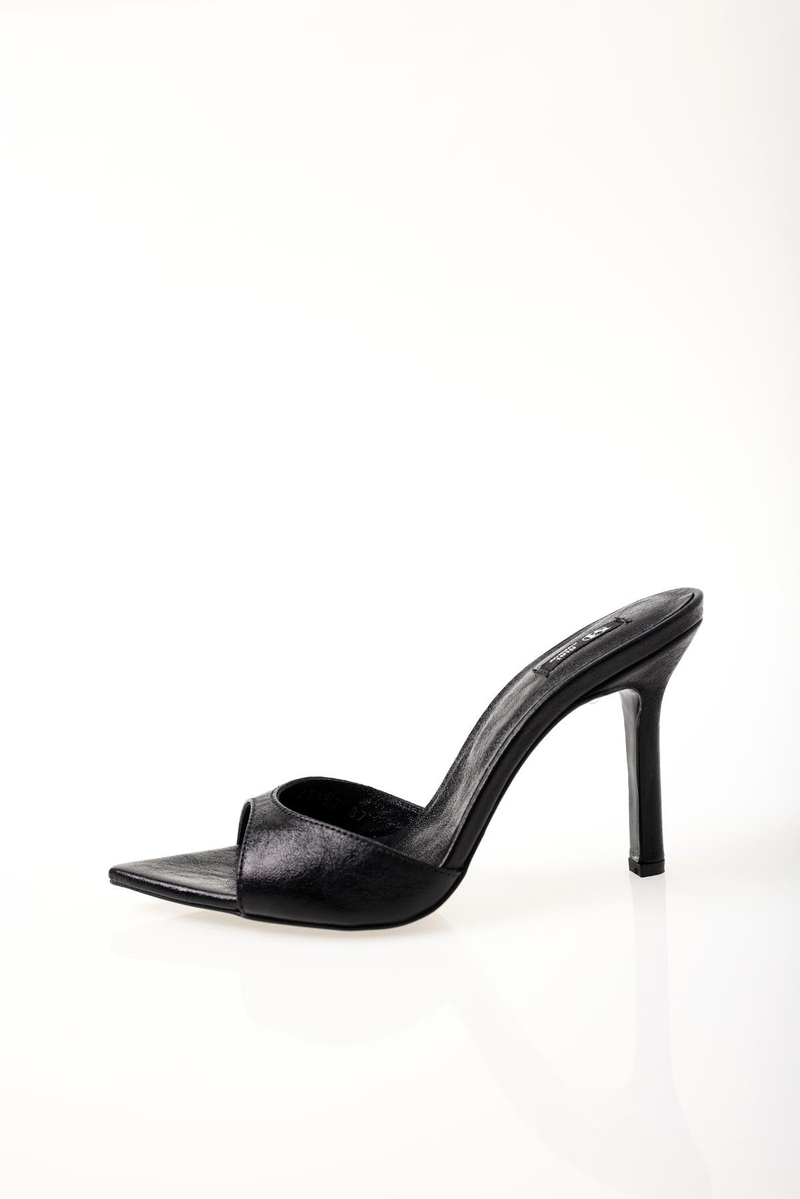 Siyah Sivri Burun Topuklu Terlik 25157