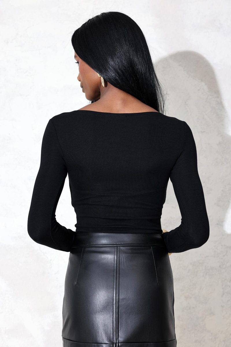 Siyah Soft Touch Bambu Kayık Yaka Tişört 