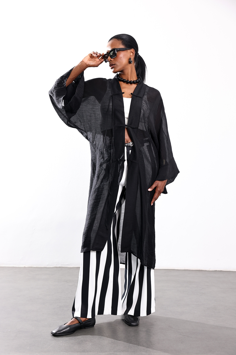Siyah Süslü Düğmeli Kimono 3467