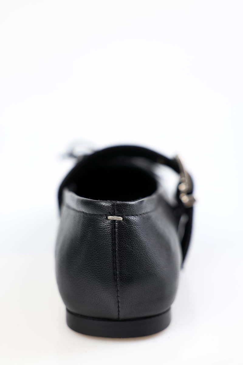 Siyah Tokalı Kare Burunlu Babet 24154