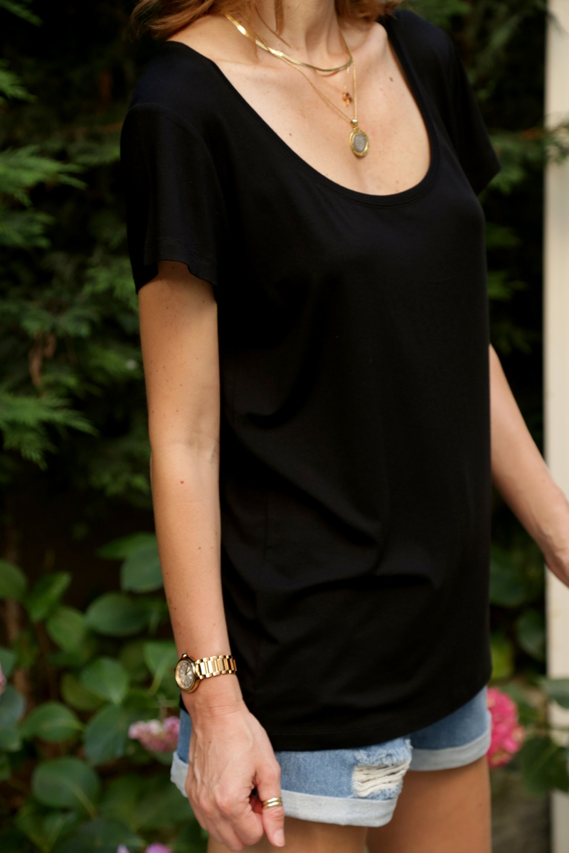 Siyah U Yaka Tshirt 