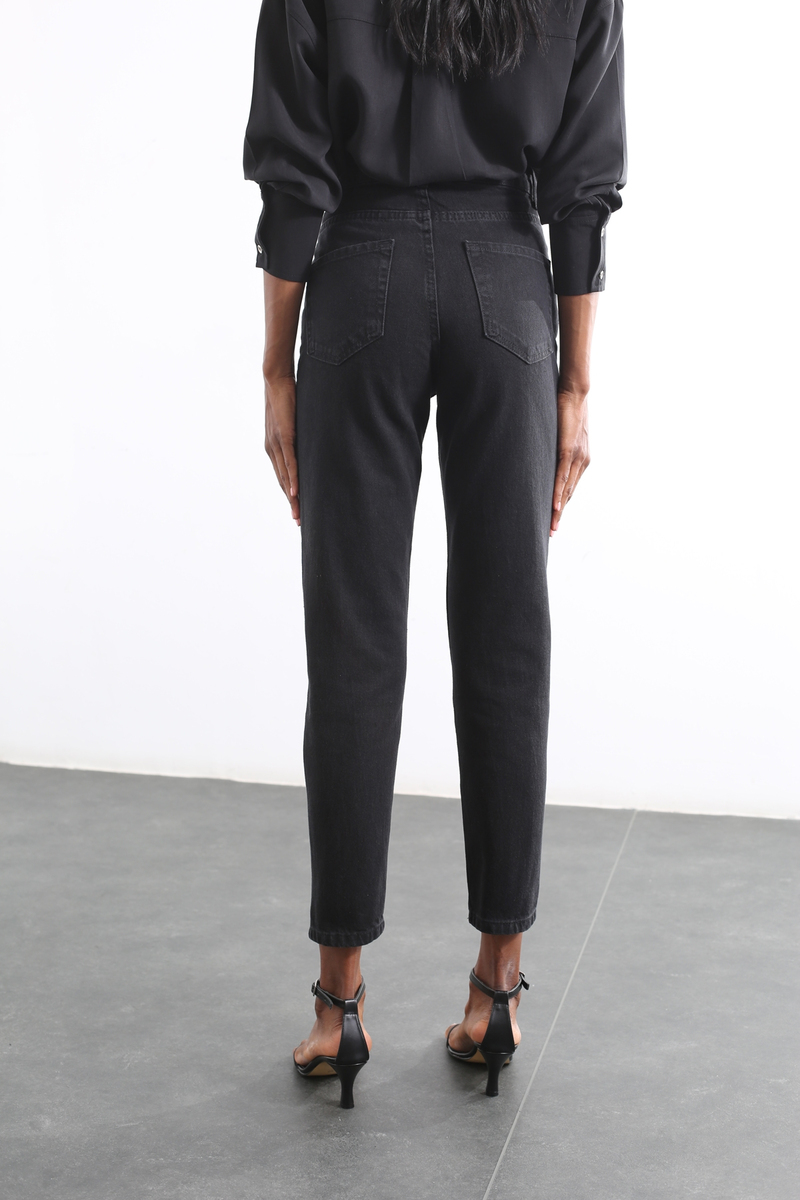 Siyah Ultra Yüksek Bel Taşlı Mom Jean 1084
