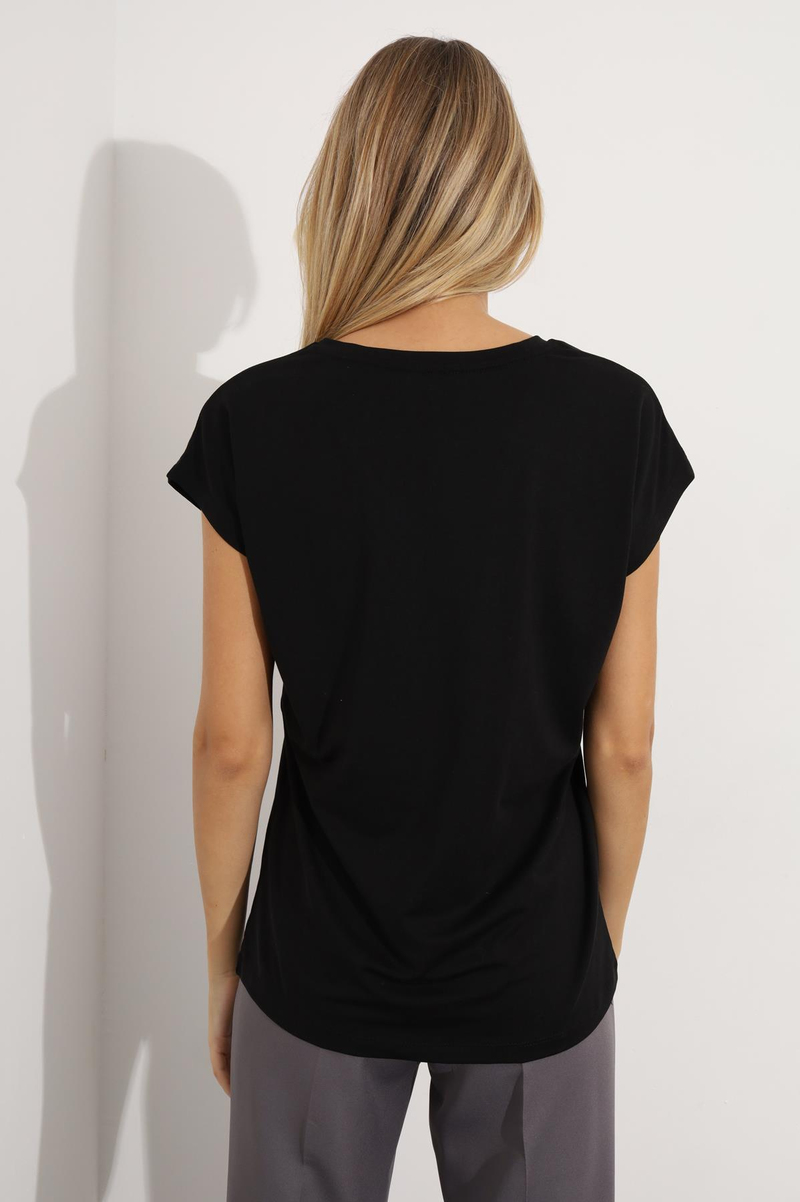 Siyah V Yaka Basic Tişört 001