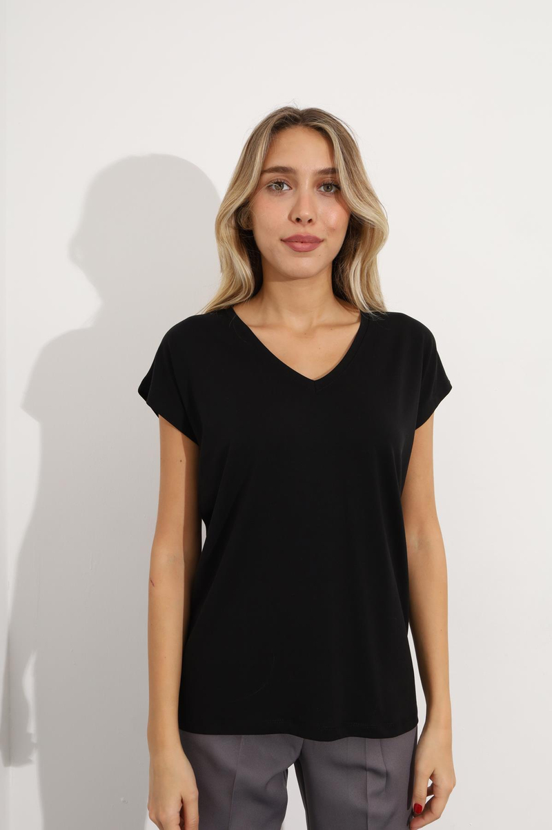 Siyah V Yaka Basic Tişört 001