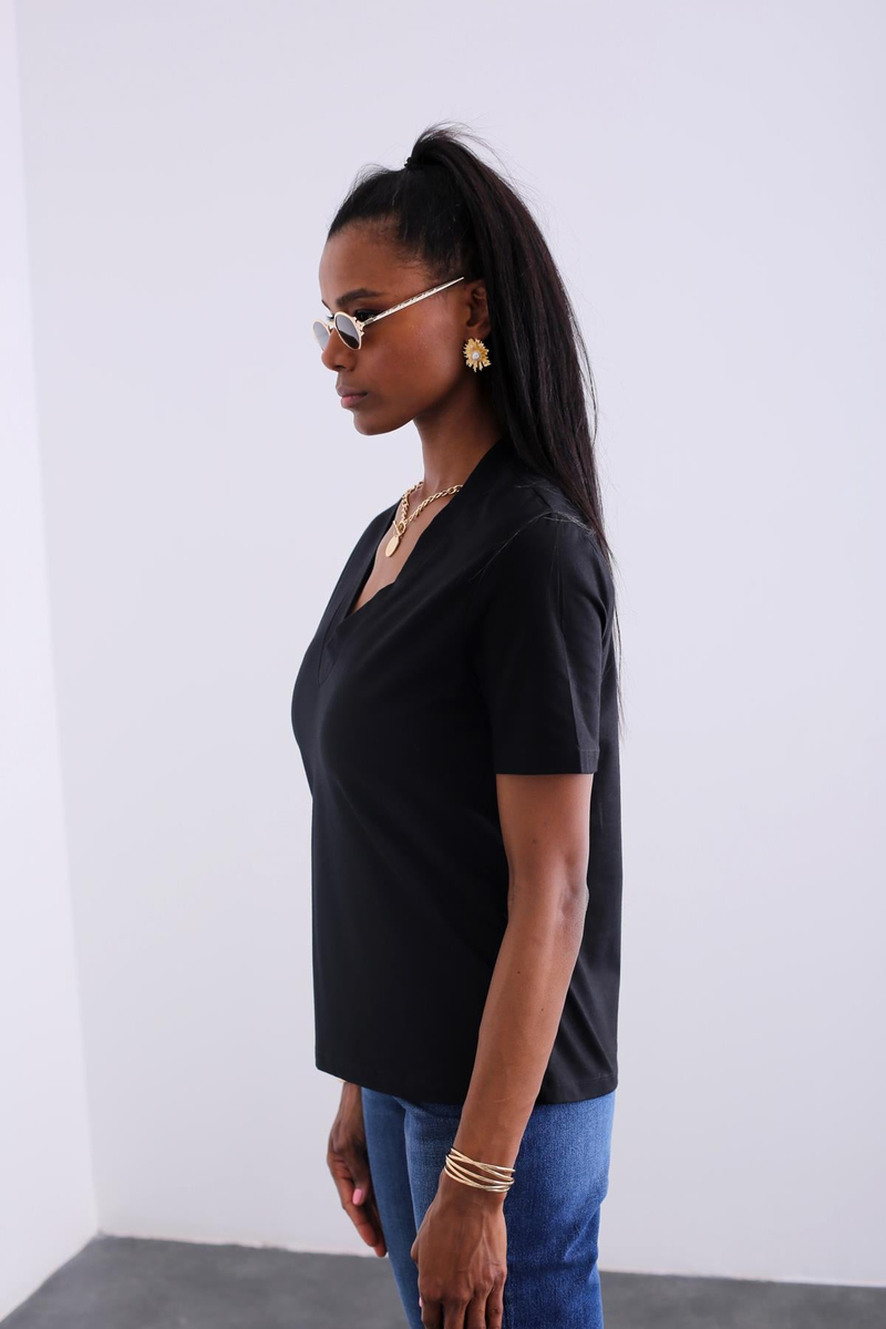Siyah V Yaka Basic Tshirt 