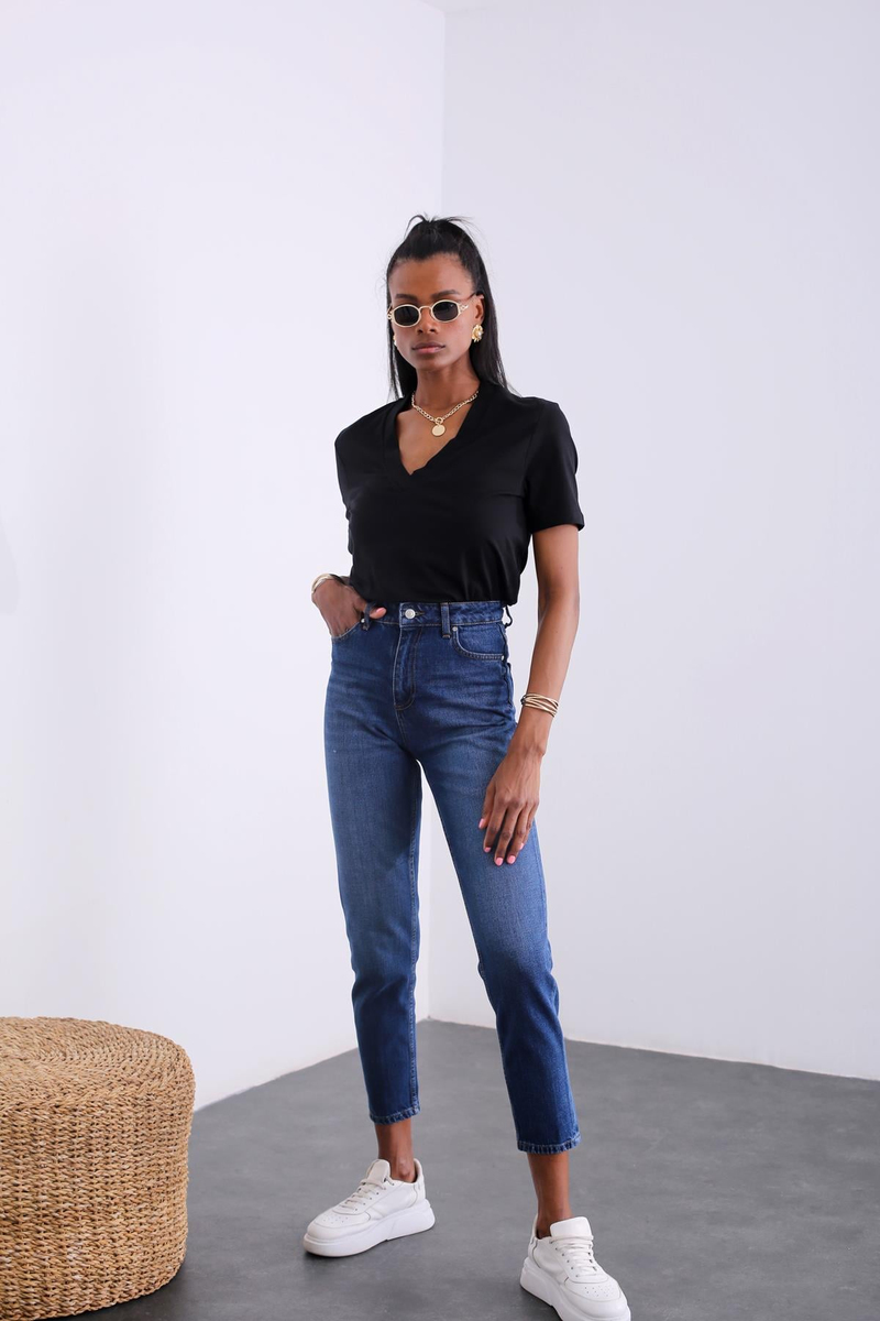 Siyah V Yaka Basic Tshirt 