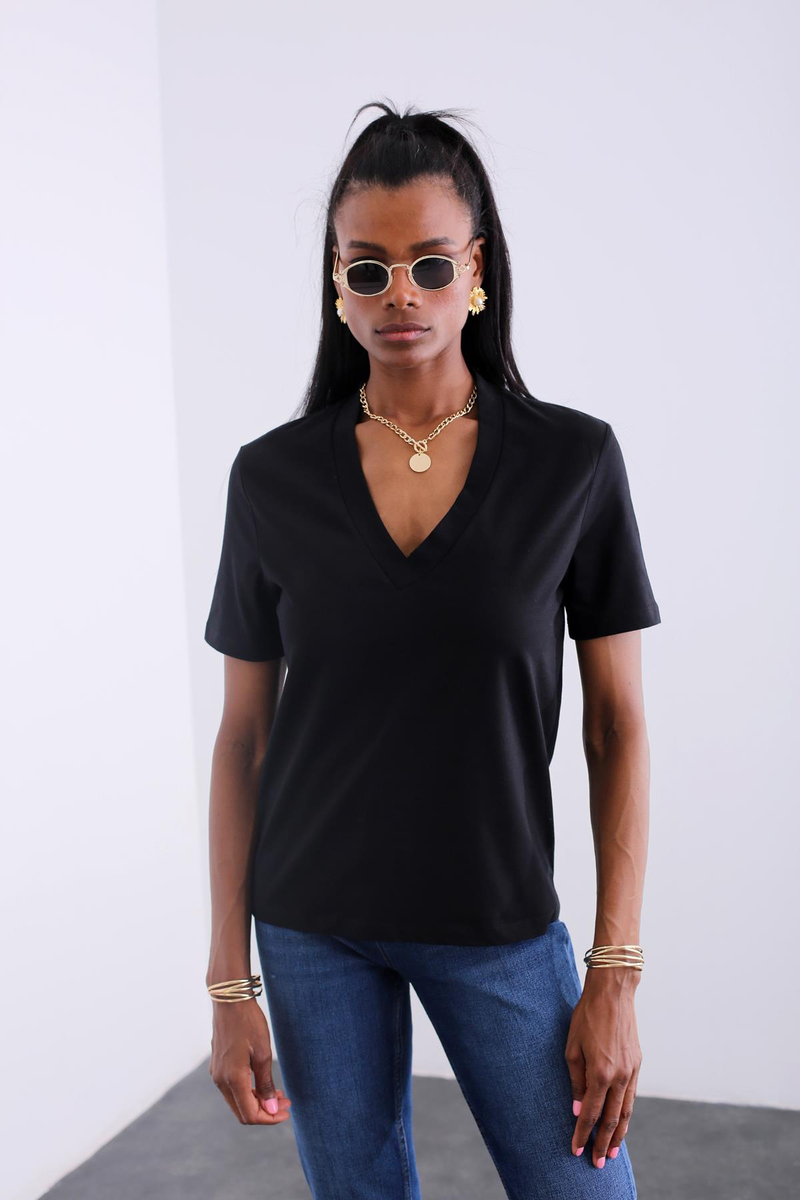 Siyah V Yaka Basic Tshirt 