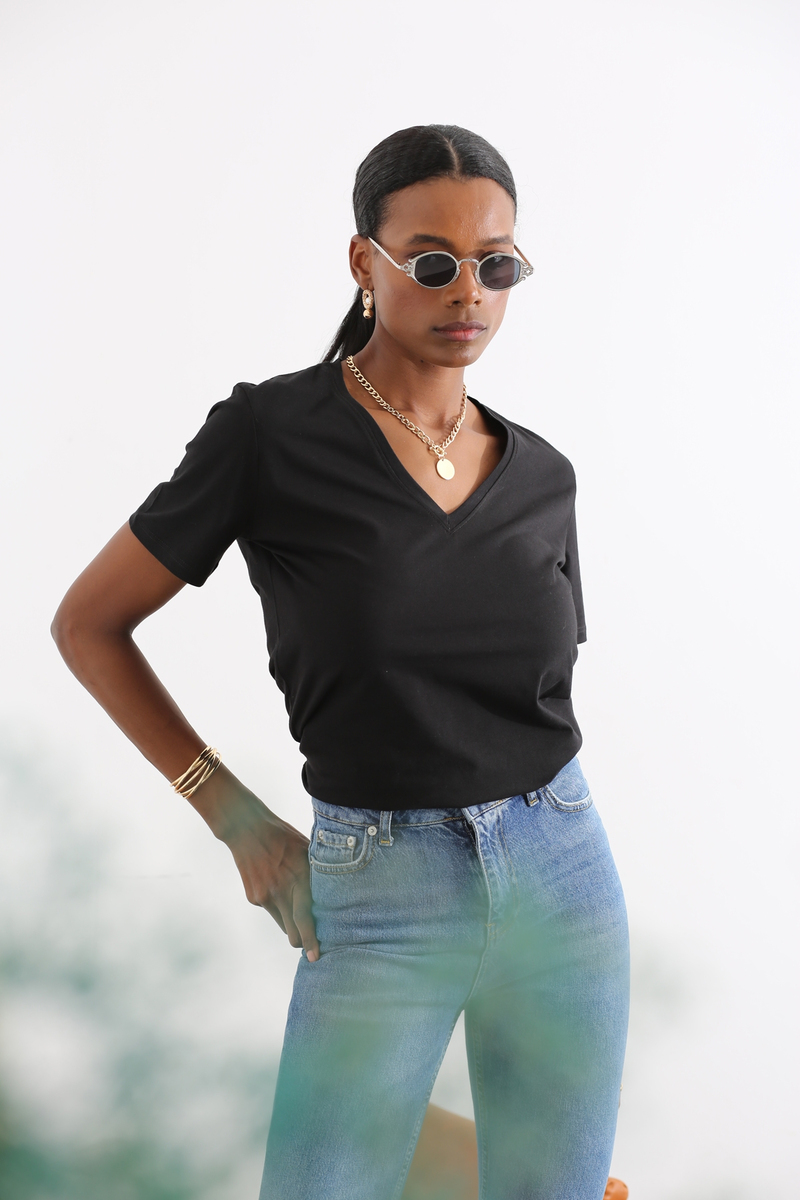 Siyah V Yaka Basic Tshirt 2428