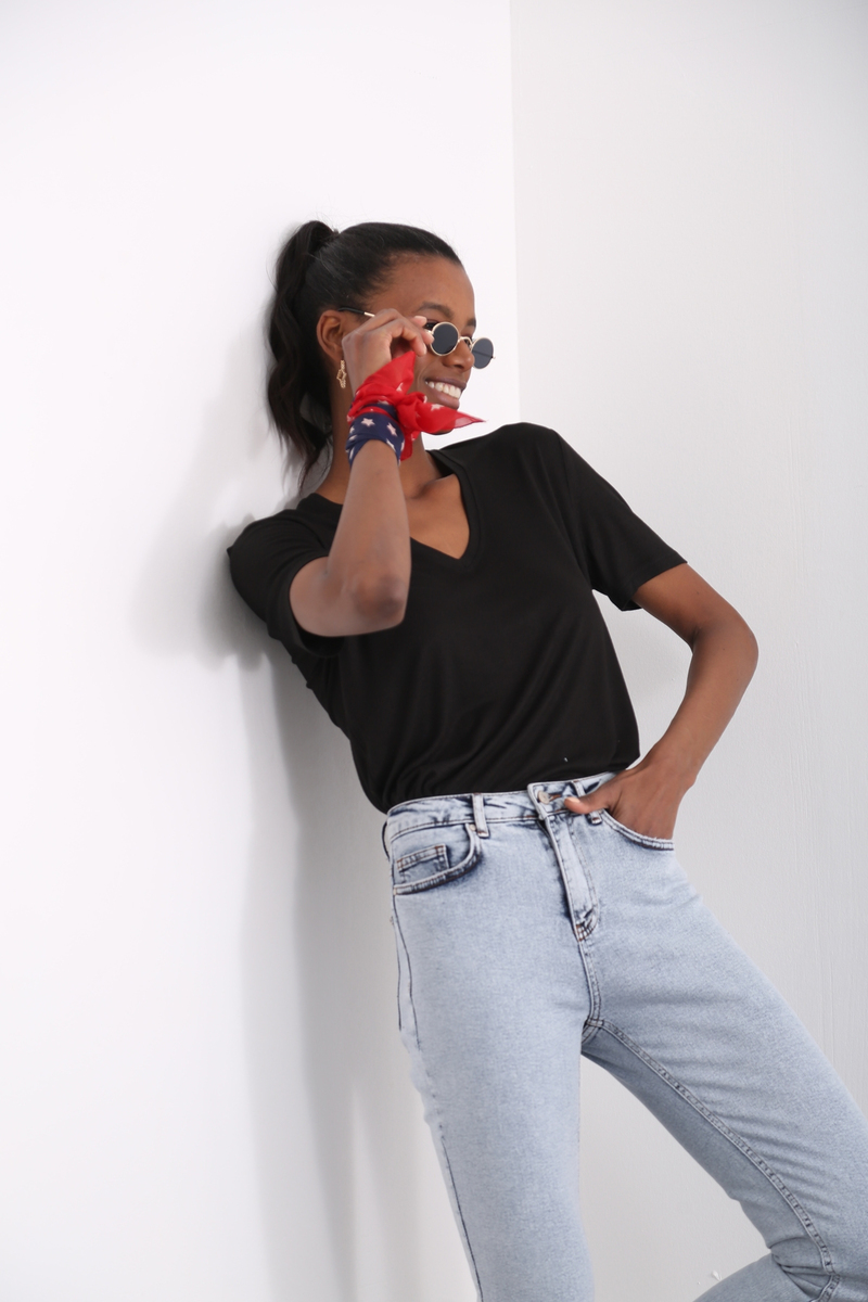 Siyah V Yaka Basic Tshirt 3635