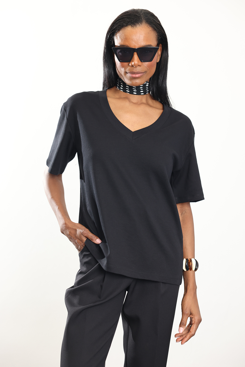 Siyah V Yaka Kısa Kollu Tişört 4021